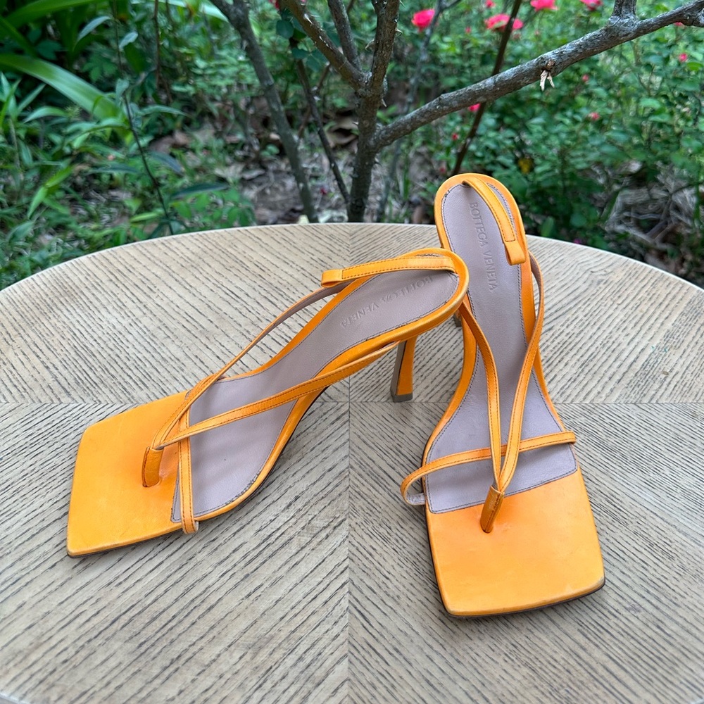 Bottega Veneta
Multi Strap Stretch High-Heel: Size 39 US 8.5